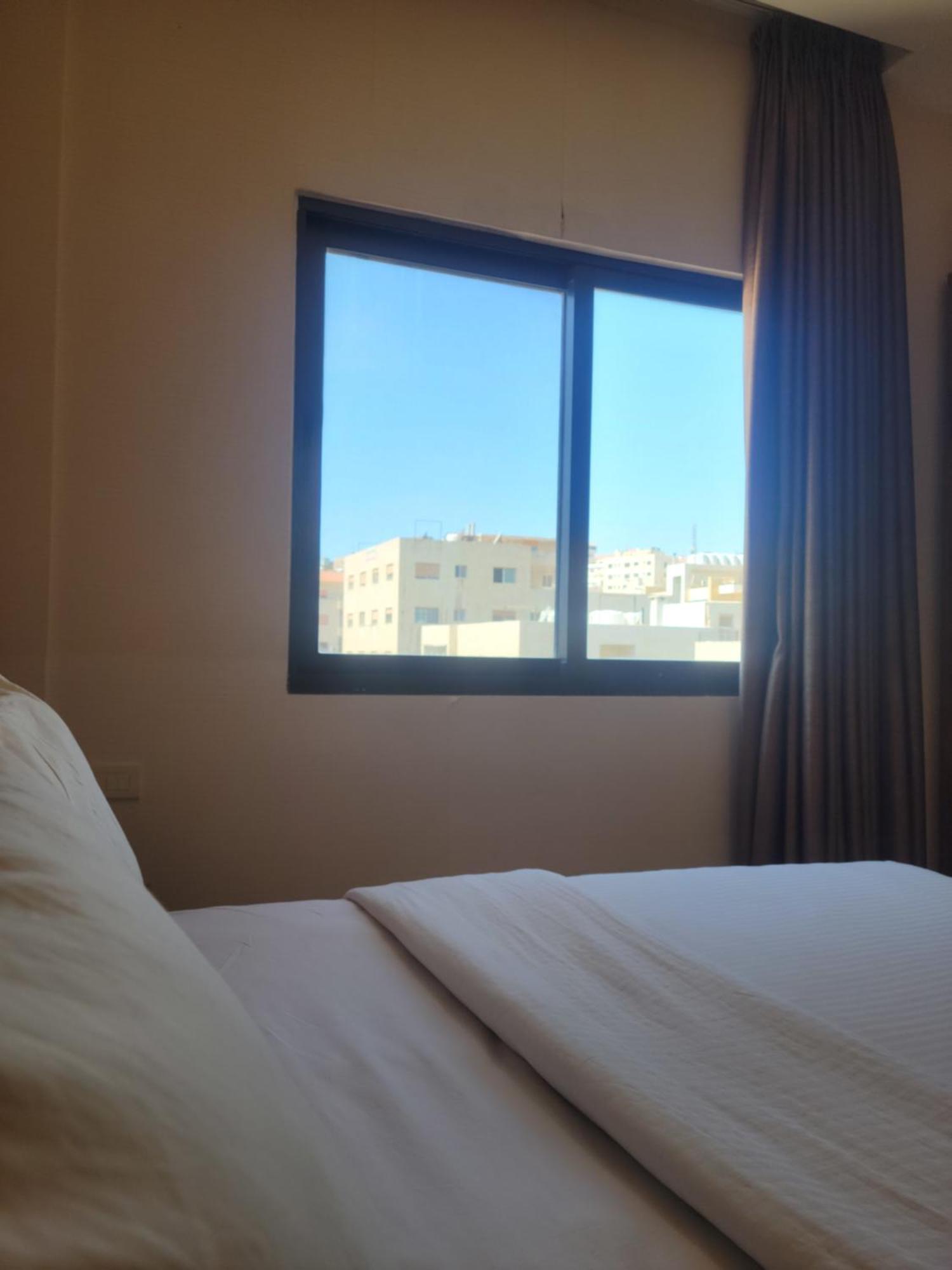 Big Ben Hotel Suites Amman Esterno foto