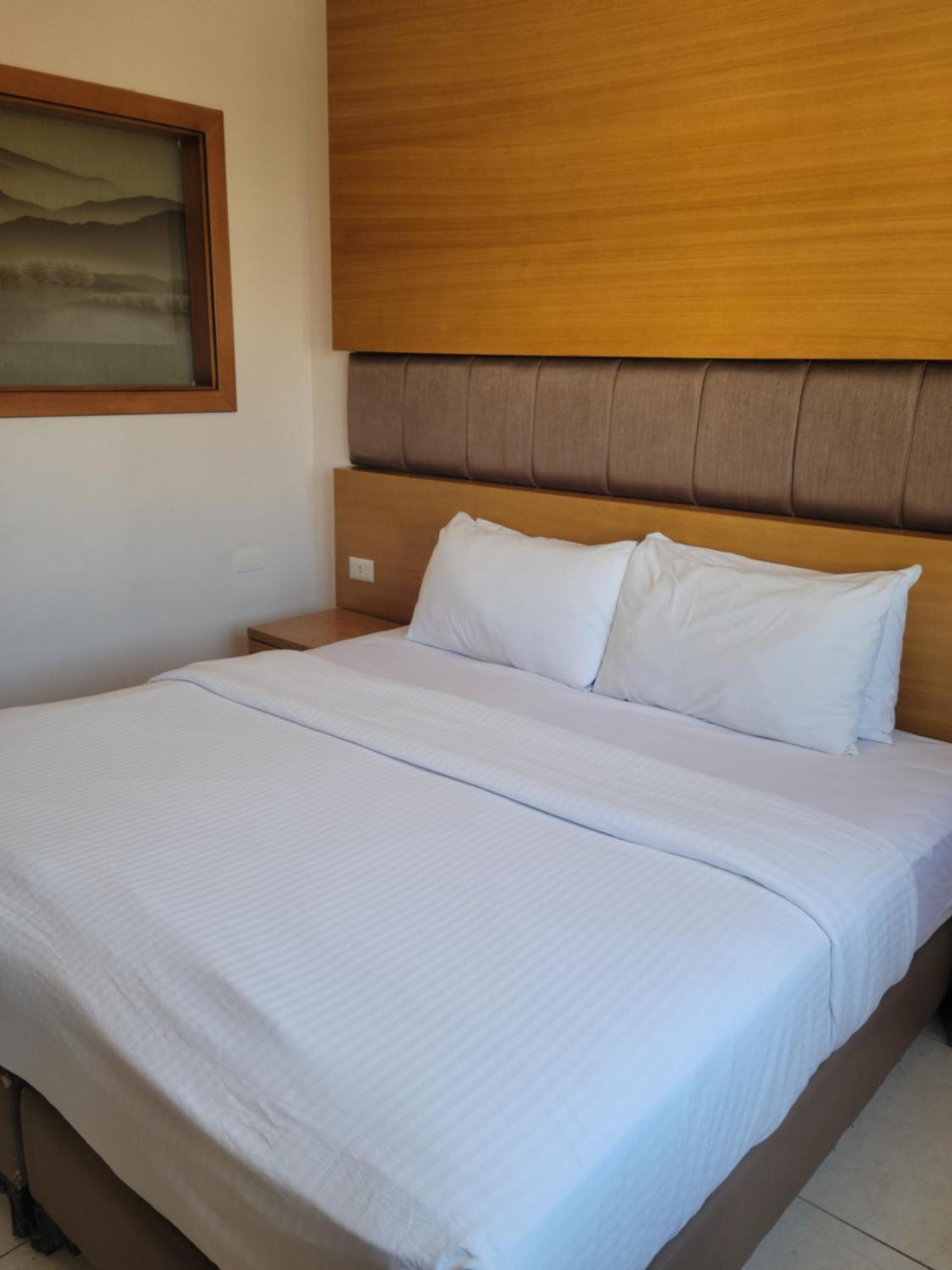 Big Ben Hotel Suites Amman Esterno foto