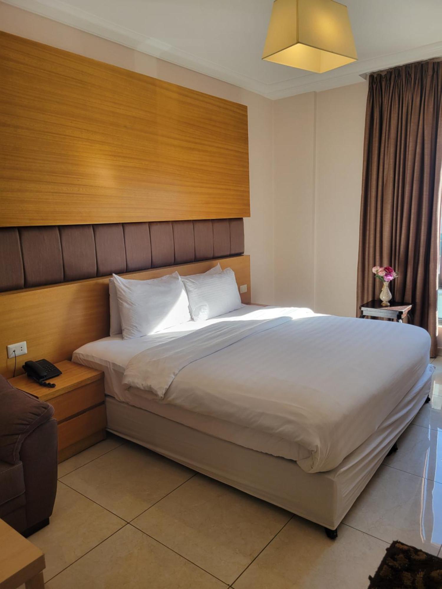 Big Ben Hotel Suites Amman Esterno foto