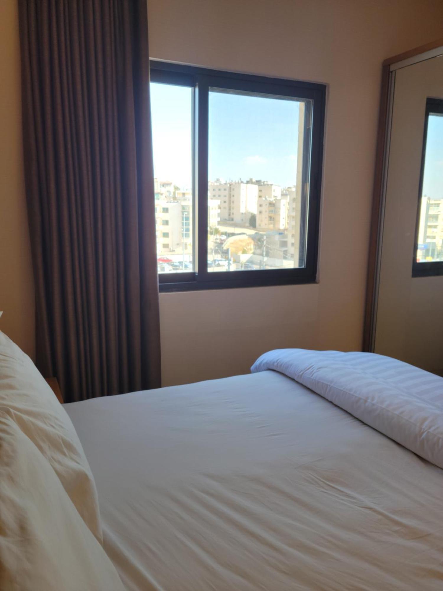 Big Ben Hotel Suites Amman Esterno foto