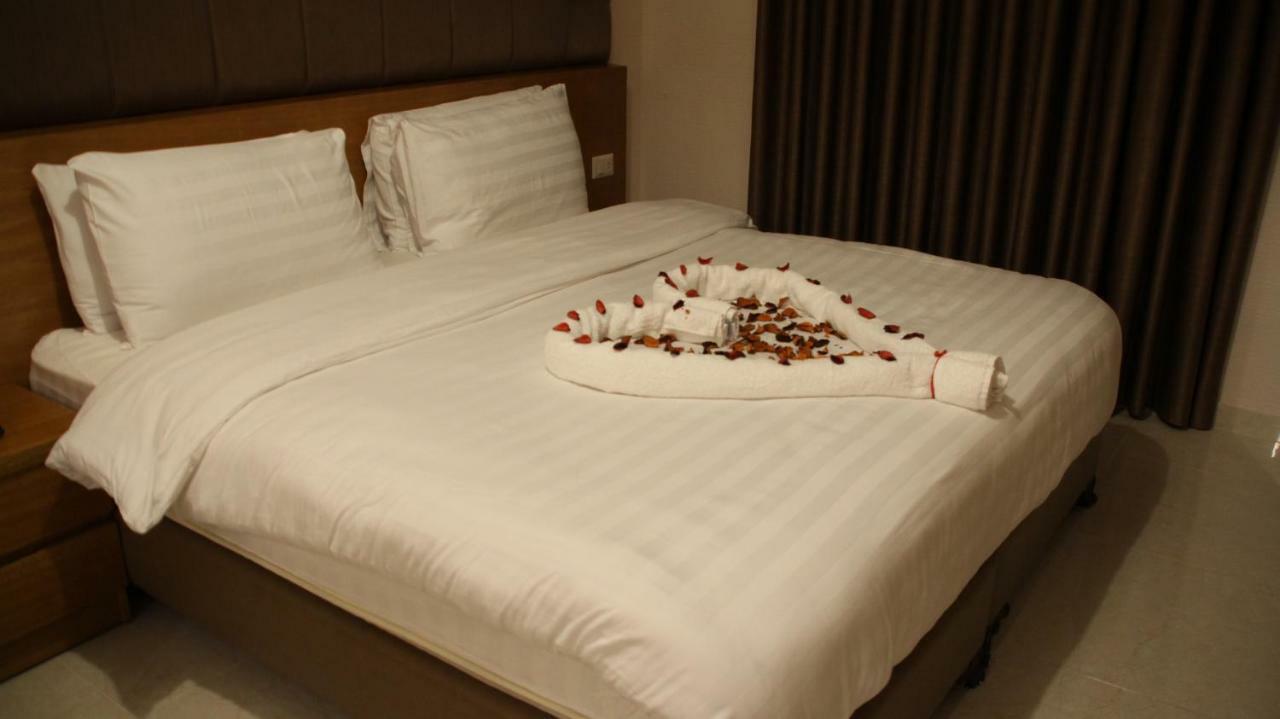 Big Ben Hotel Suites Amman Esterno foto